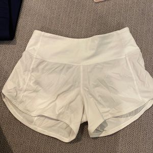 Lululemon white HR speed ups size 2, 4” inseam